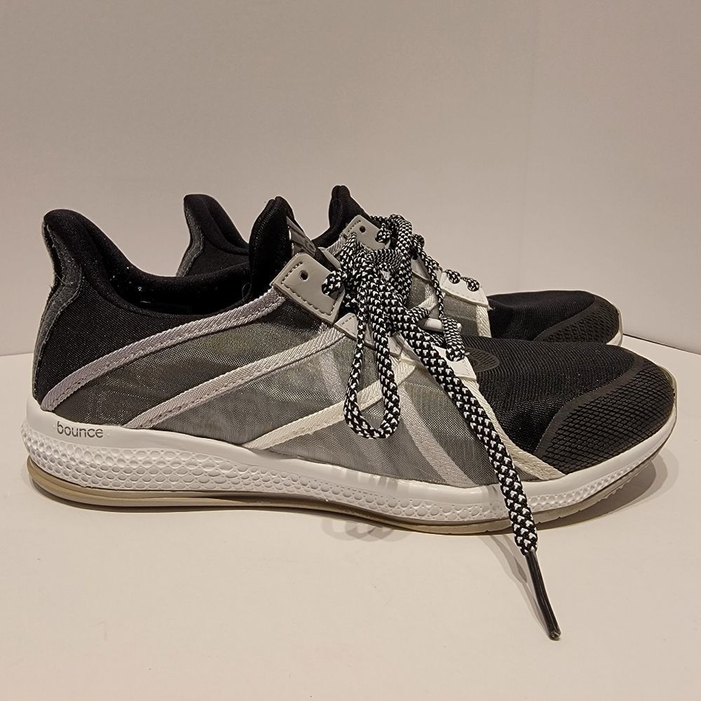 Womens Adidas Gymbreaker Bounce Shoes size 6